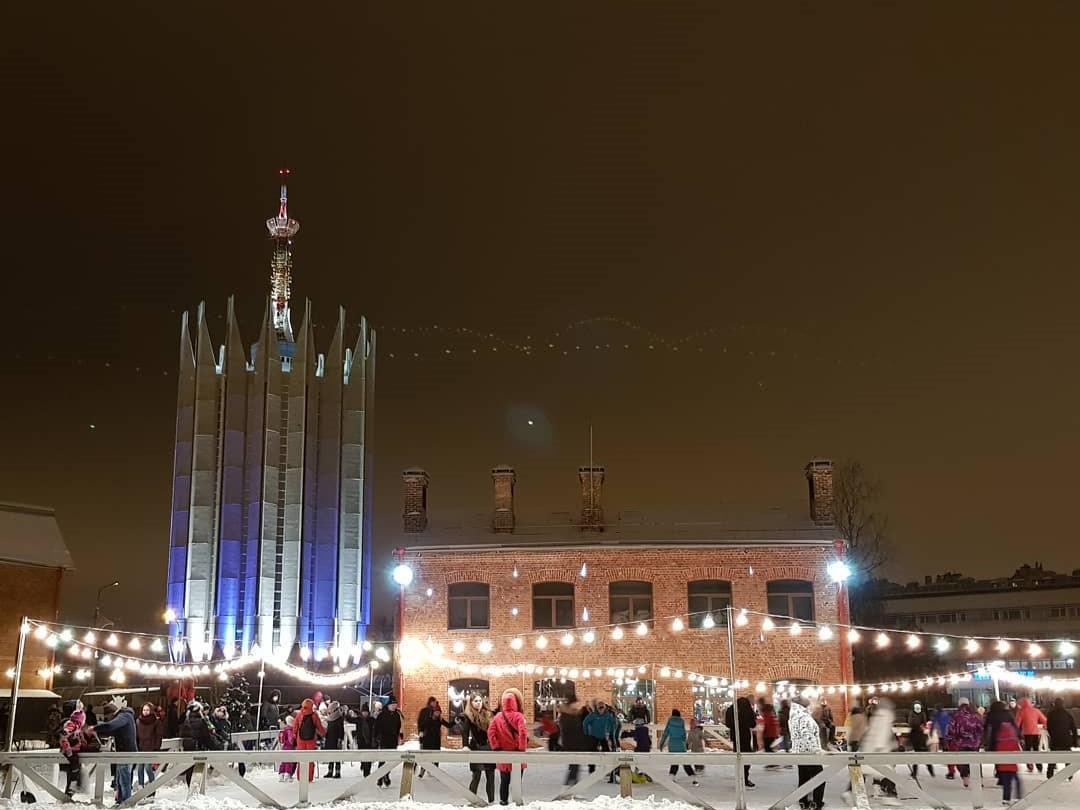 Каток в Саду Бенуа. Санкт-Петербург.