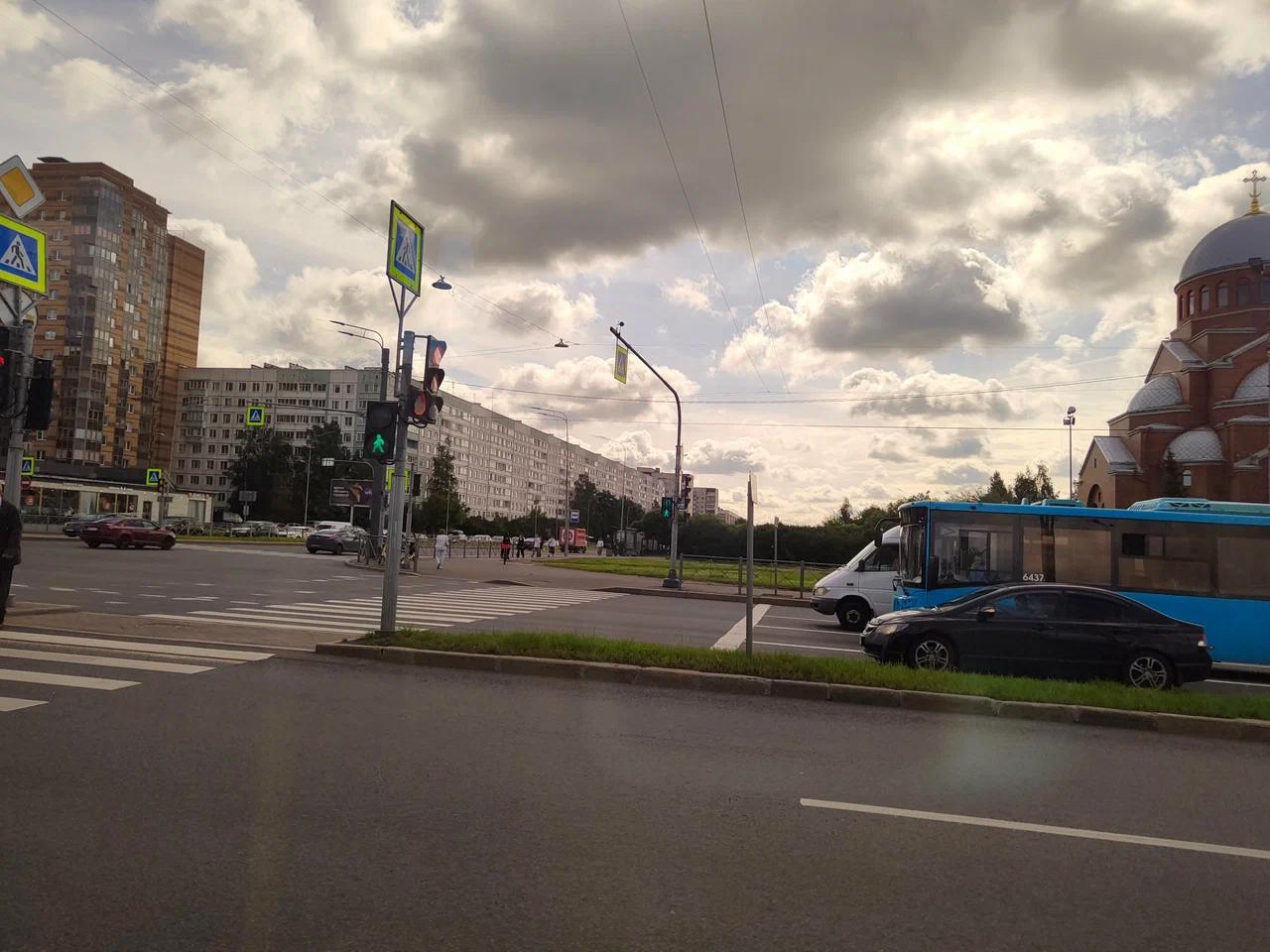 Проспект Луначарского в СПб.