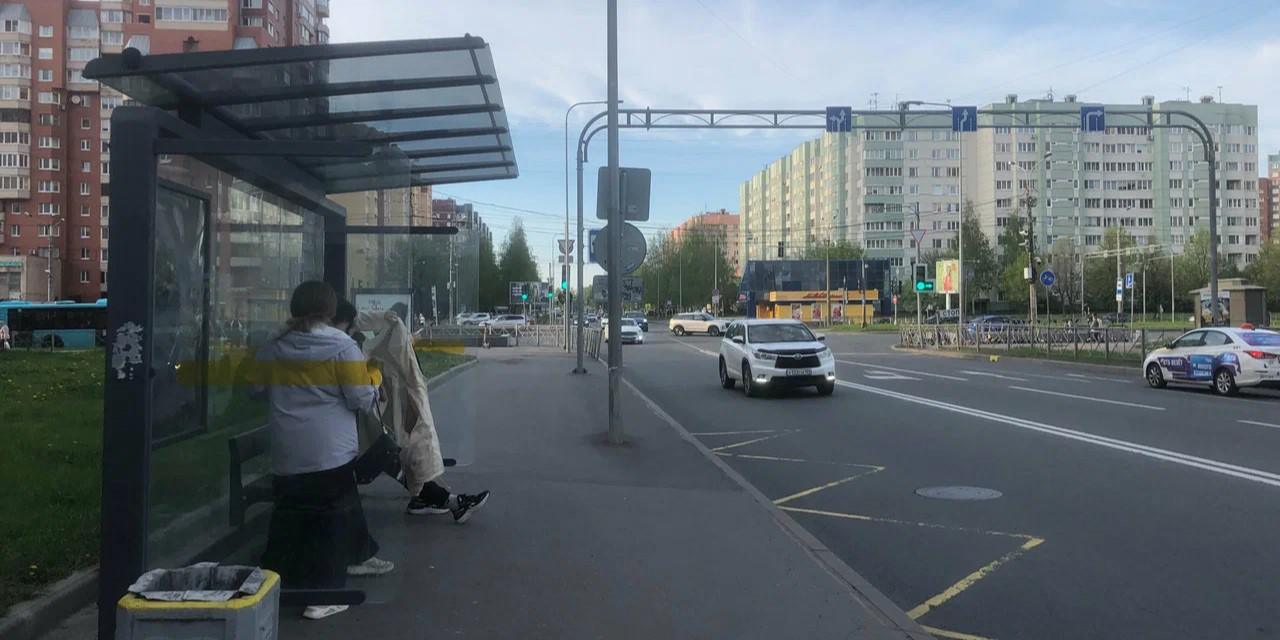 Велосипедные и асфальтовые дорожки на улице Яхтенная СПб.