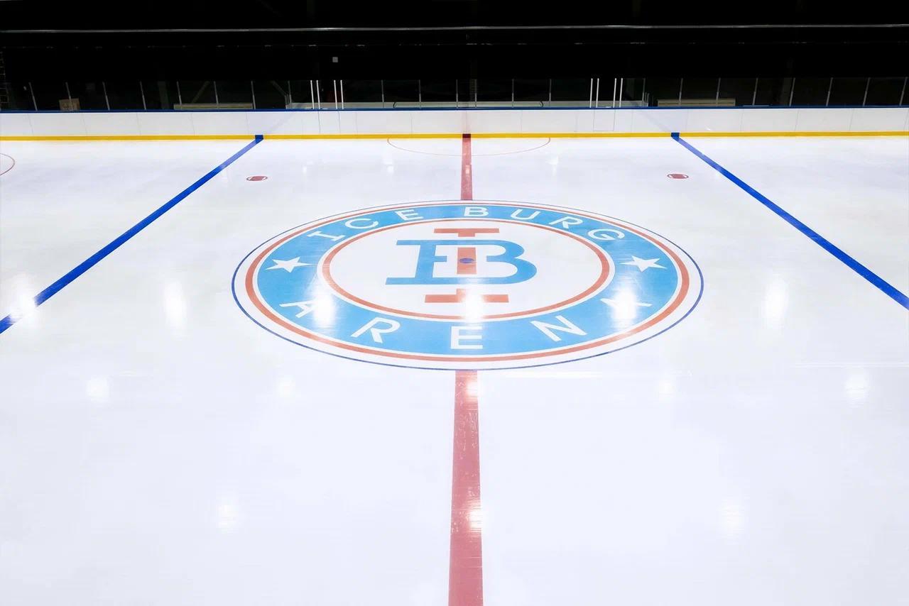 Каток в ICEBURG ARENA