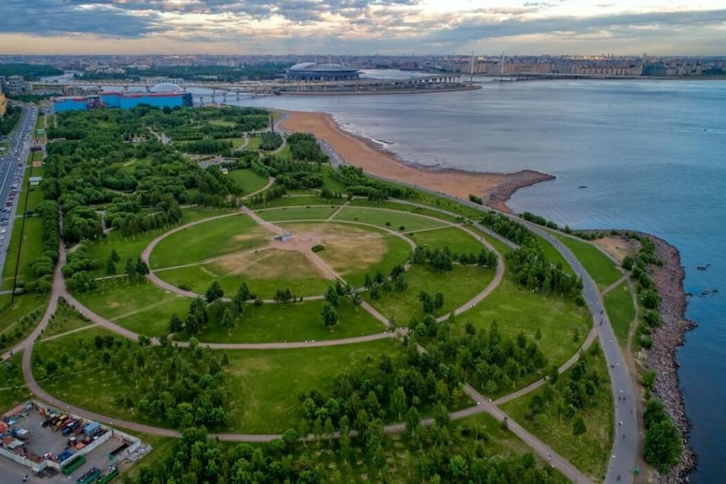 Парк 300-летия в СПб отлично подходит для велопрогулок